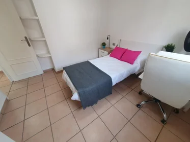 Chambre partagée à Carrer l'Illa, 10, 2º 5 3, image 1 de 19