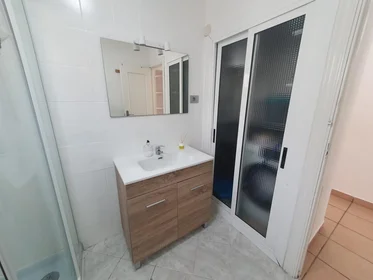 Chambre partagée à Carrer l'Illa, 10, 2º 5 3, image 5 de 19
