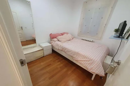 Paylaşımlı oda konumu Calle de Fernández de los Ríos, 36, esc. 0 0º 0, 21 35 görüntüsü