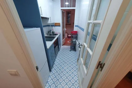 Paylaşımlı oda konumu Calle de Fernández de los Ríos, 36, esc. 0 0º 0, 27 35 görüntüsü