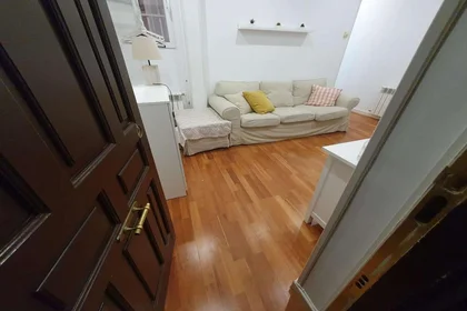 Paylaşımlı oda konumu Calle de Fernández de los Ríos, 36, esc. 0 0º 0, 28 35 görüntüsü