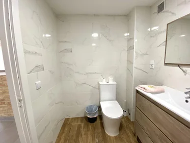 Quarto compartilhado em Ramon Castilla, 265, esc. 0 0º 1 3, imagem 1 de 10