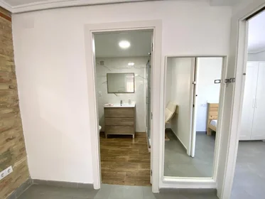 Quarto compartilhado em Ramon Castilla, 265, esc. 0 0º 1 3, imagem 11 de 25