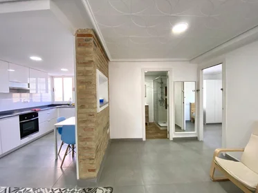 Quarto compartilhado em Ramon Castilla, 265, esc. 0 0º 1 3, imagem 13 de 25