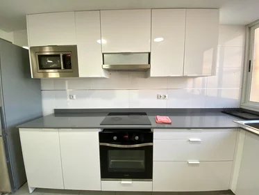 Quarto compartilhado em Ramon Castilla, 265, esc. 0 0º 1 3, imagem 16 de 25