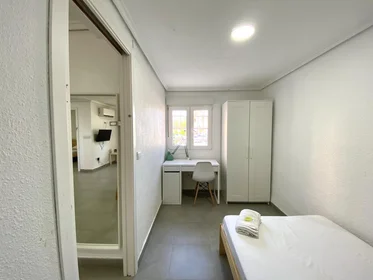 Quarto compartilhado em Ramon Castilla, 265, esc. 0 0º 1 3, imagem 6 de 25