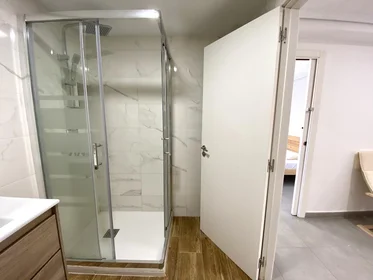 Quarto compartilhado em Ramon Castilla, 265, esc. 0 0º 1 3, imagem 8 de 25