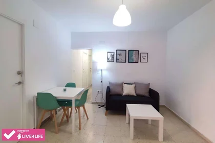 Shared room at Pasaje de Francisca Alba, 8, esc. 0 2º 1-3, image 17 of 24