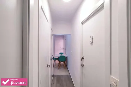 Shared room at Pasaje de Francisca Alba, 8, esc. 0 2º 1-3, image 21 of 24