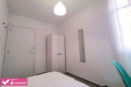 Shared room at Pasaje de Francisca Alba, 8, esc. 0 2º 1-3, image 10 of 24