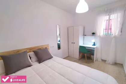 Shared room at Pasaje de Francisca Alba, 8, esc. 0 2º 1-1, image 21 of 23