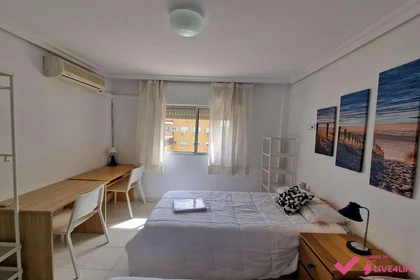 Mehrbettzimmer in der Avenida Ricardo Lyon, 504, esc. 0 6º I23, bild 26 von 27