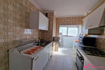 Mehrbettzimmer in der Avenida Ricardo Lyon, 504, esc. 0 6º I22, bild 22 von 26