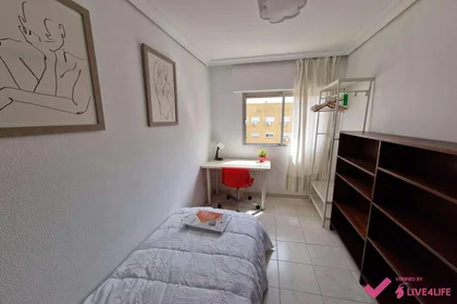 Mehrbettzimmer in der Avenida Ricardo Lyon, 504, esc. 0 6º I22, bild 26 von 26