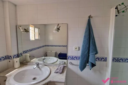 Mehrbettzimmer in der Avenida Ricardo Lyon, 504, esc. 0 6º I21, bild 14 von 27