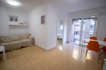 Mehrbettzimmer in der Carrer Cervantes, 40, 3º 21, bild 29 von 32