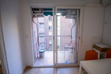 Mehrbettzimmer in der Carrer Cervantes, 40, 3º 21, bild 13 von 31