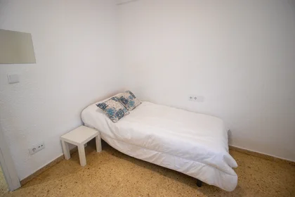 Mehrbettzimmer in der Carrer Cervantes, 40, 3º 21, bild 15 von 31