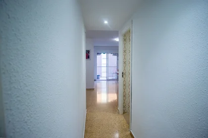Mehrbettzimmer in der Carrer Cervantes, 40, 3º 21, bild 29 von 31