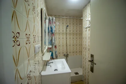 Mehrbettzimmer in der Carrer Cervantes, 40, 3º 21, bild 31 von 35