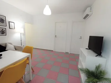 Mehrbettzimmer in der Calle del arzobisbo, 705, esc. 0 3º 1 4, bild 16 von 17