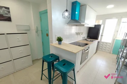 Quarto compartilhado em Calle Michel Fort, 102, esc. 9 4º I 2, imagem 25 de 34
