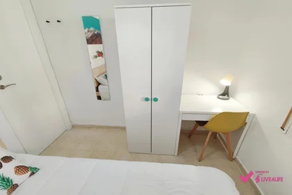 Quarto compartilhado em Calle Michel Fort, 102, esc. 9 4º I 2, imagem 31 de 34