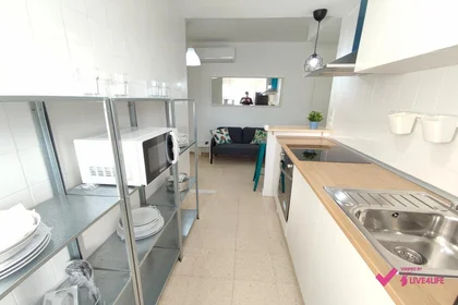 Quarto compartilhado em Calle Michel Fort, 102, esc. 9 4º I 2, imagem 6 de 34