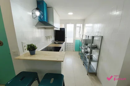 Quarto compartilhado em Calle Michel Fort, 102, esc. 9 4º I 2, imagem 7 de 34
