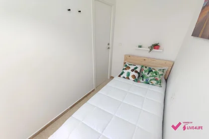 Shared room at Calle Michel Fort, 102, esc. 9 4º I 4, image 34 of 36
