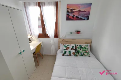 Quarto compartilhado em Calle Michel Fort, 102, esc. 9 4º I 5, imagem 14 de 37