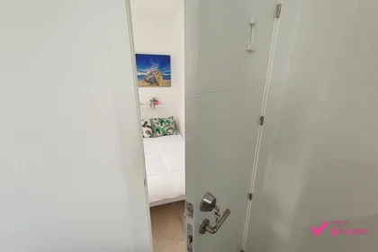 Quarto compartilhado em Calle Michel Fort, 102, esc. 9 4º I 6, imagem 37 de 38