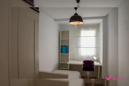 Shared room at Avenida Eloy Espinoza, 445, esc. 1 1º 31 1, image 26 of 29