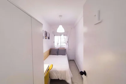 Paylaşımlı oda konumu Calle Julio Moreno Dávila, 19, esc. 0 0º 1D, 1 10 görüntüsü