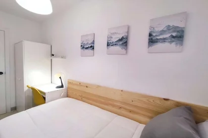 Shared room at Calle Julio Moreno Dávila, 19, esc. 0 0º 2, image 14 of 18