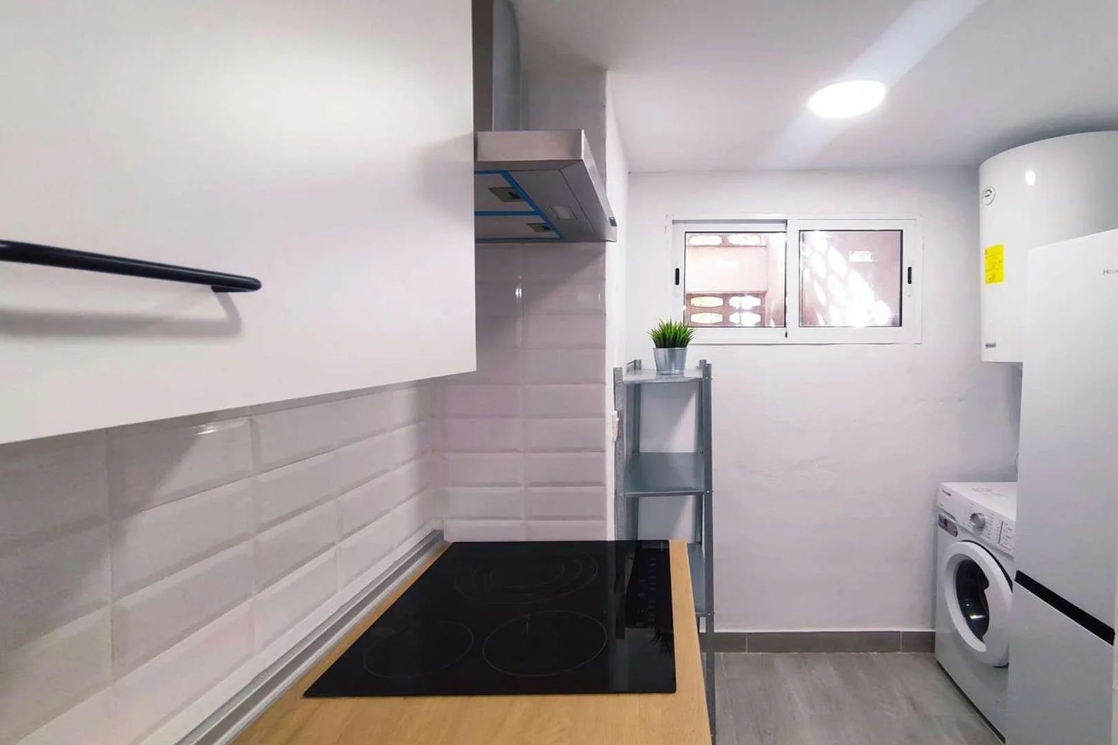 Comfortable and spacious student room in 