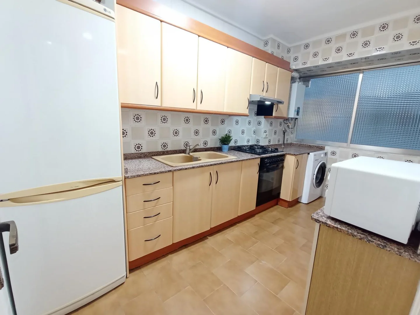 Budget-friendly student room close to campus in 