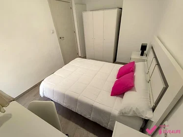 Habitación compartida en Carrer Girona, 33, esc. 0 4º C-1, imagen 13 de 39