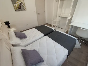 Habitación compartida en Carrer Girona, 33, esc. 0 4º C - 2, imagen 14 de 40
