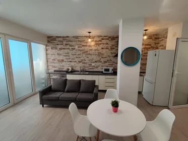 Habitación compartida en Carrer Girona, 33, esc. 0 4º C - 2, imagen 24 de 40