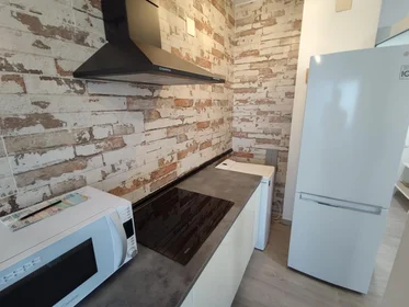Habitación compartida en Carrer Girona, 33, esc. 0 4º C - 2, imagen 25 de 40