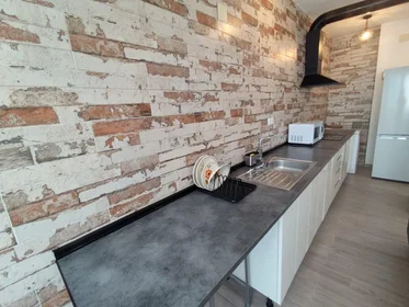 Habitación compartida en Carrer Girona, 33, esc. 0 4º C - 2, imagen 29 de 40
