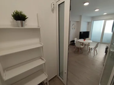 Habitación compartida en Carrer Girona, 33, esc. 0 4º C - 2, imagen 36 de 40