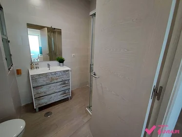 Habitación compartida en Carrer Girona, 33, esc. 0 4º C- 3, imagen 28 de 40