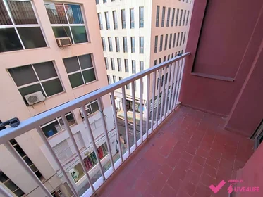 Habitación compartida en Carrer Girona, 33, esc. 0 4º C- 3, imagen 29 de 40