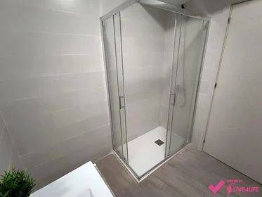 Habitación compartida en Carrer Girona, 33, esc. 0 4º C- 3, imagen 31 de 40