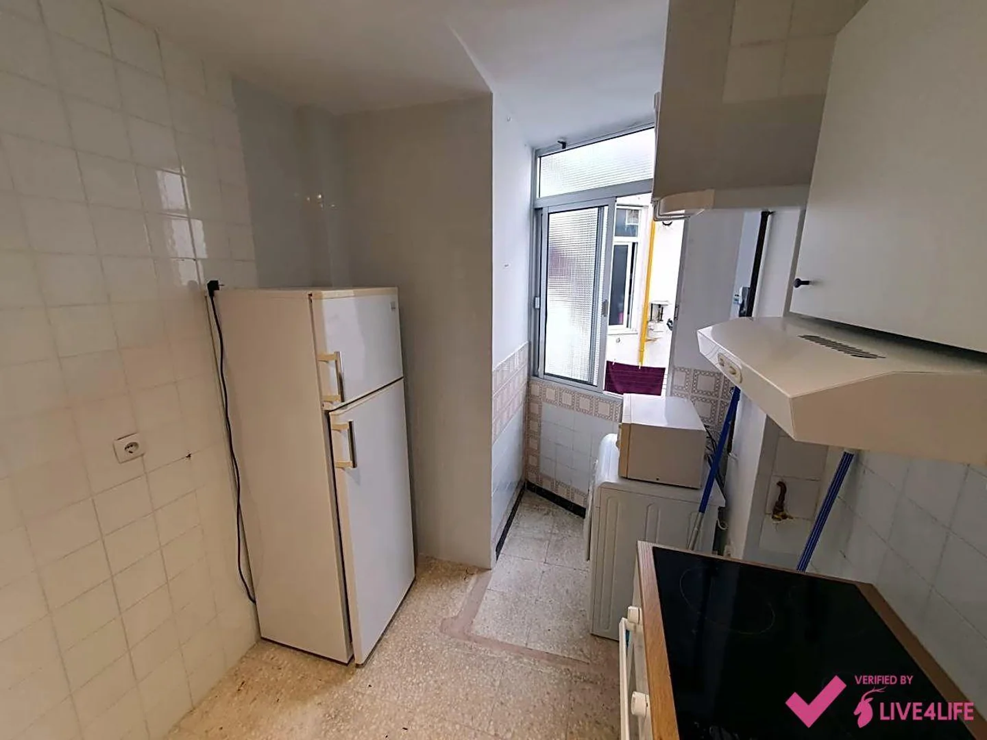 Quarto de estudante confortável e espaçoso em 
