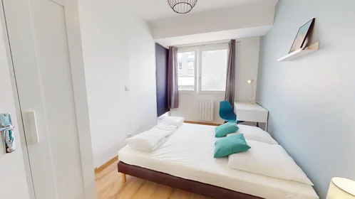 Privatzimmer in der 204 Avenue Berthelot, bild 1 von 10