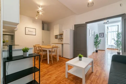 Habitación privada en Ronda de la Universitat, imagen 12 de 16