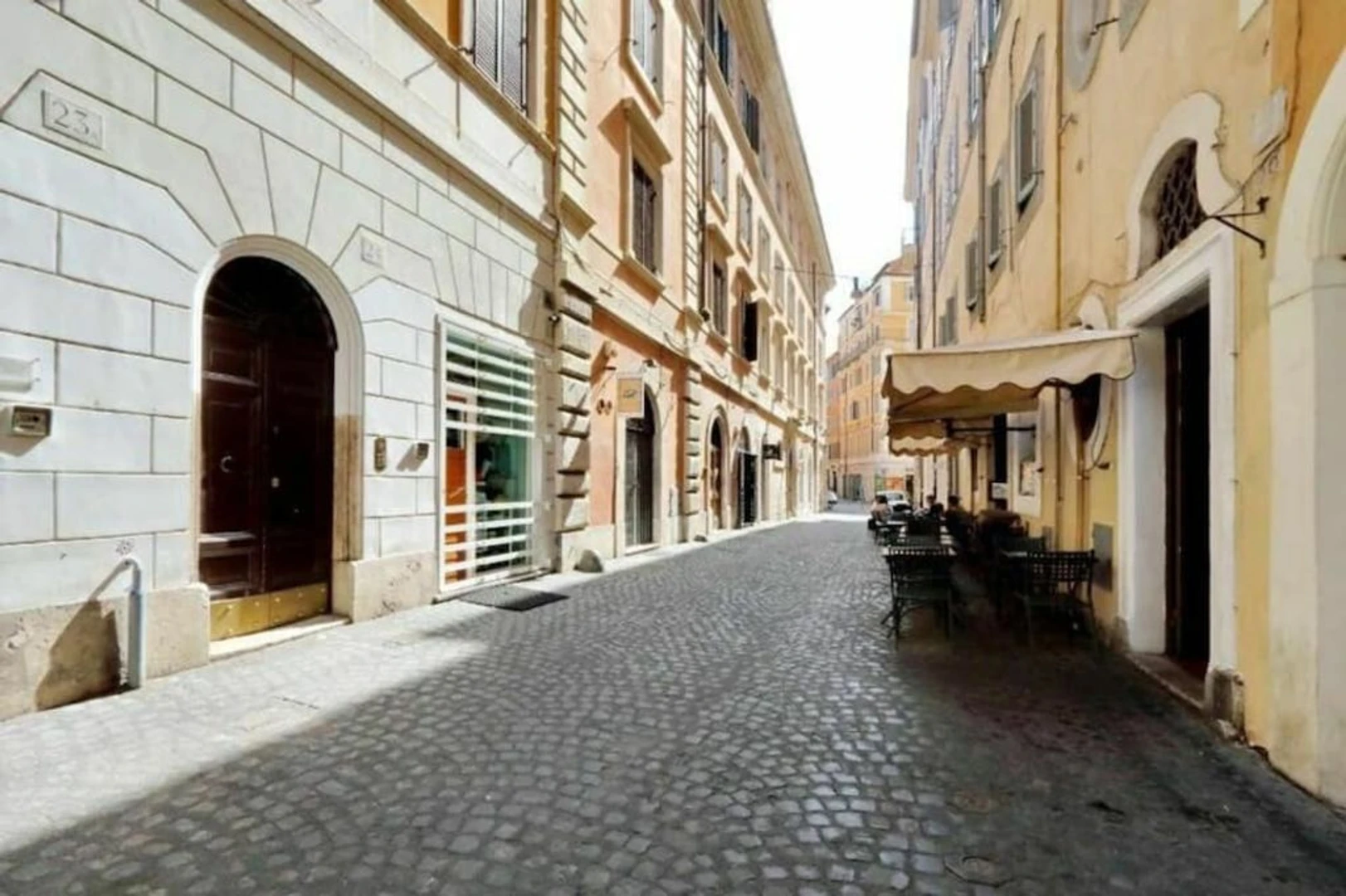 Studio élégant à Rome